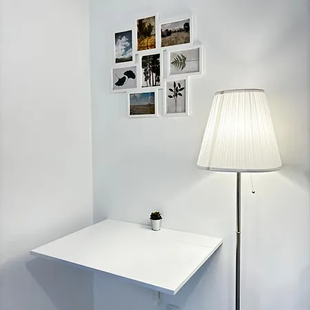 Studio Et Projecteur A 100 M Du Metro Saint-Ouen  Exterior photo